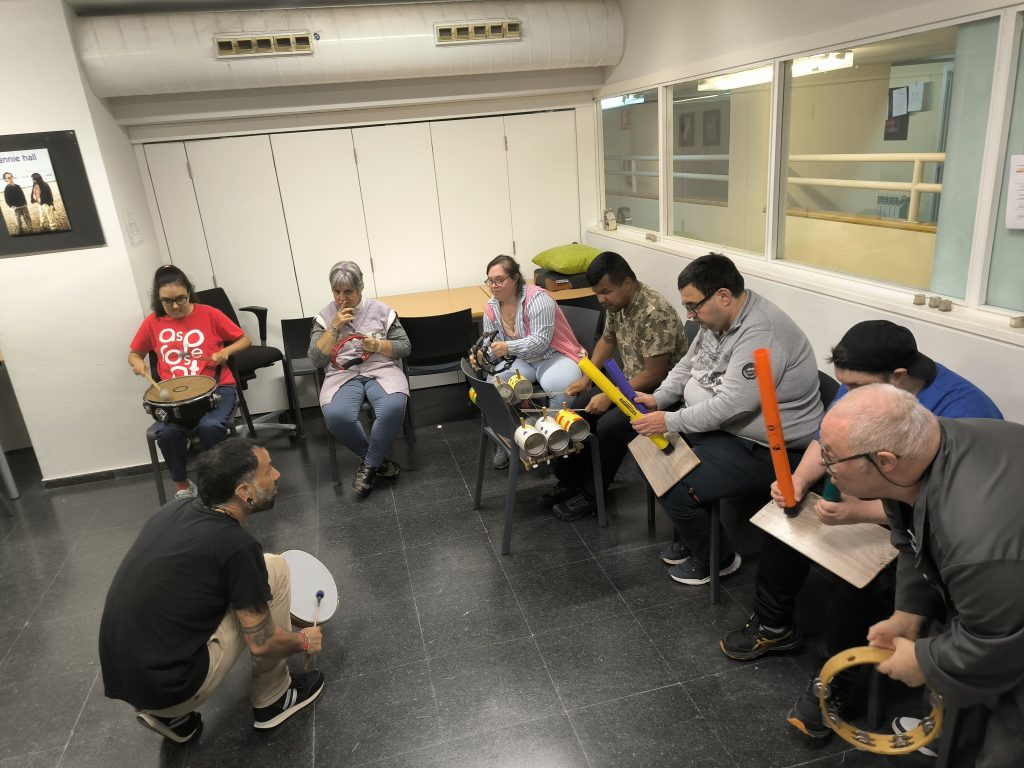 taller musica centre ocupacional can carreras